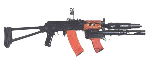 AKS-74UB s tlumiem PBS-4 a bezhlunm grantometem BS-1