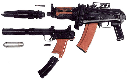 AKS-74UB s tlumiem PBS-4 a bezhlunm grantometem BS-1
